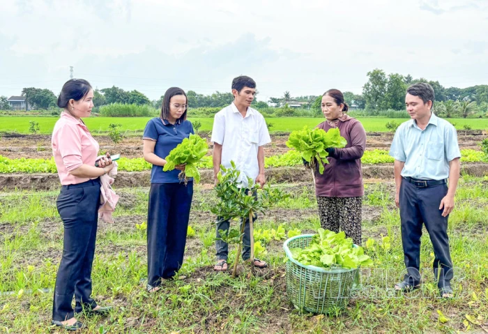 Kỳ 2: Đưa nghị quyết “bén rễ” vào đời sống
