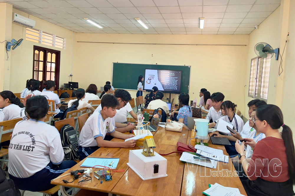Hoạt động sáng tạo dần trở thành một phần của quá trình học tập tại Trường THPT Lưu Văn Liệt.

