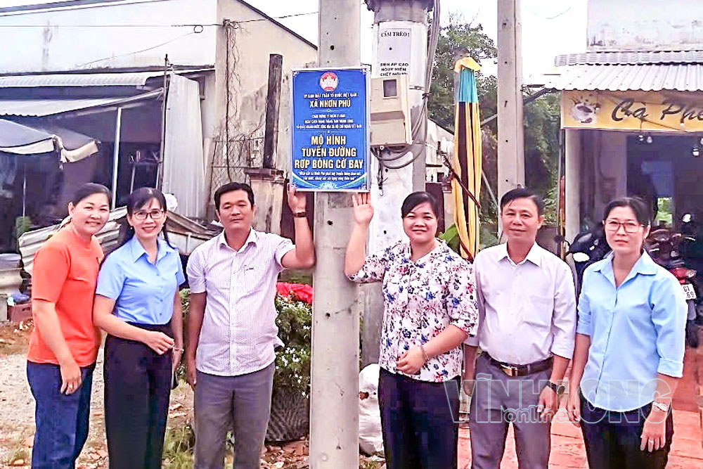 Mô hình “Tuyến đường rợp bóng cờ bay”, góp phần xây dựng NTM.