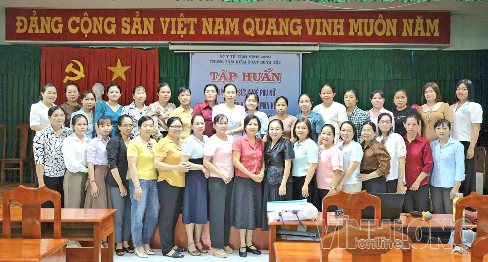 Đại biểu tham dự lớp tập huấn tại Trung tâm Kiểm soát bệnh tật tỉnh.

