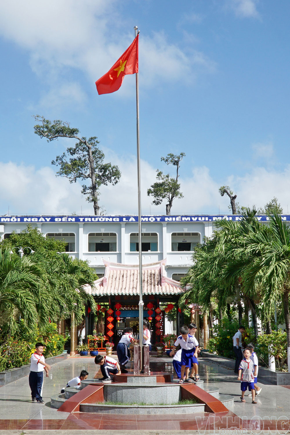 Miếu Tiền Vãng, nơi giáo dục truyền thống “Uống nước nhớ nguồn” cho bao thế hệ thầy và trò.

