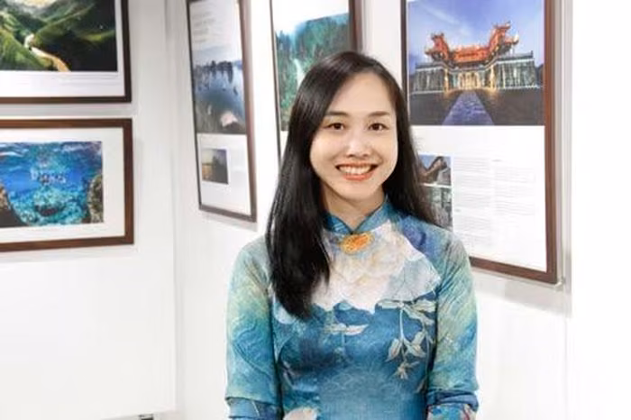 Chủ tịch Hội Văn hóa và Đời sống Việt, chị Vũ Nguyệt Ánh. (Ảnh: KHẢI HOÀN)