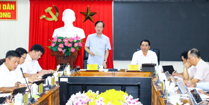 Lãnh đạo tỉnh nghe báo cáo công tác phát triển quỹ đất và hướng dẫn, hỗ trợ xác định giá đất bồi thường