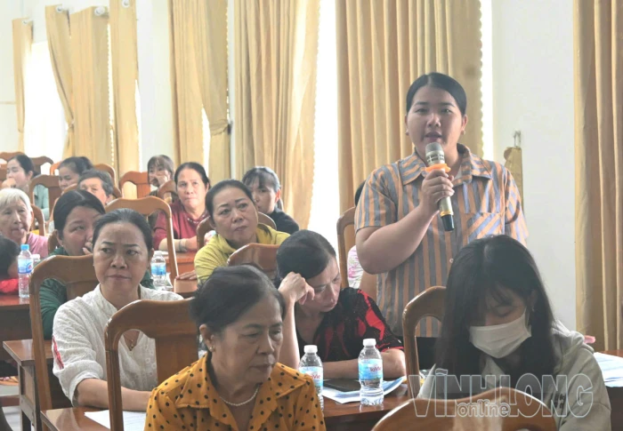 Tuyên truyền bảo hiểm xã hội tự nguyện, bảo hiểm y tế hộ gia đình cho hội viên phụ nữ