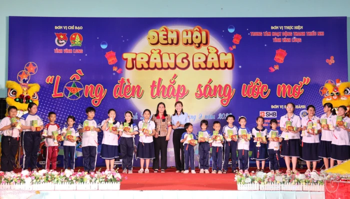 Đêm hội trăng rằm “Lồng đèn thắp sáng ước mơ”