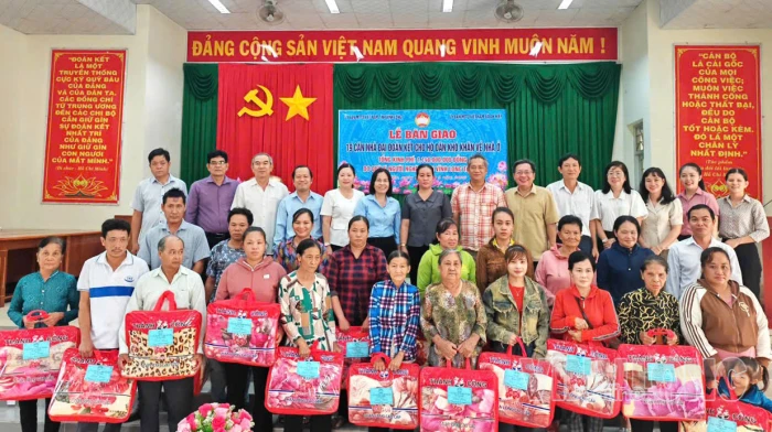 Bàn giao 19 căn nhà đại đoàn kết tại xã An Hiệp