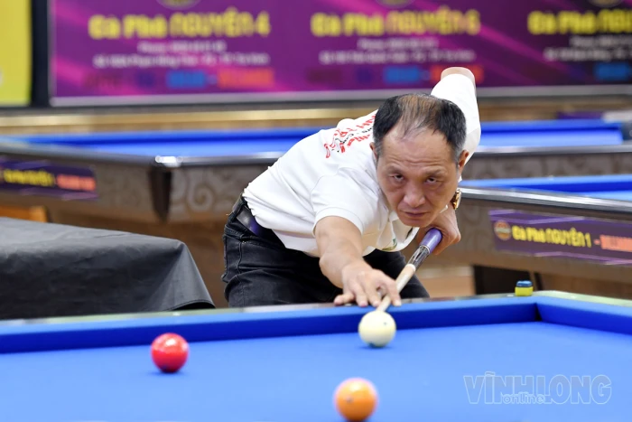 Cơ thủ Trương Chí Khanh hạng Nhất môn bi-da Đại hội TDTT tỉnh Vĩnh Long lần thứ I