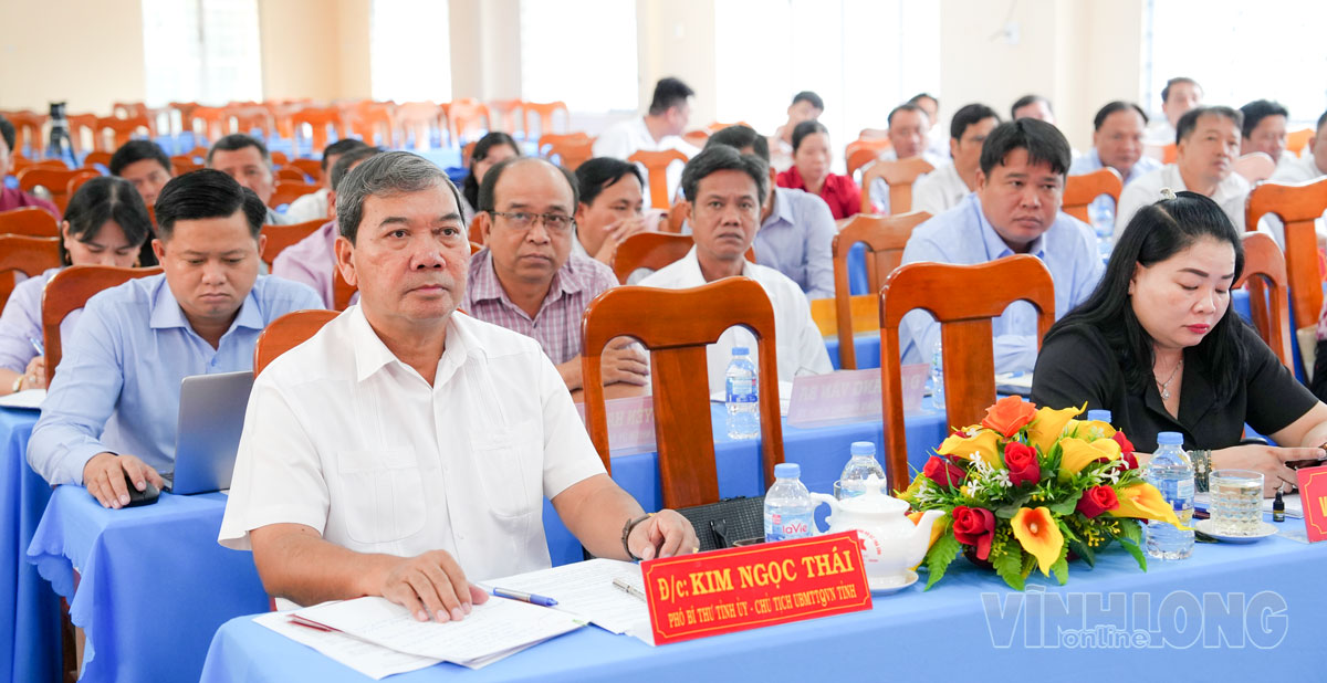 Đồng chí Kim Ngọc Thái- Phó Bí thư Tỉnh ủy, Chủ tịch Ủy ban MTTQ Việt Nam tỉnh dự và chỉ đạo hội nghị.