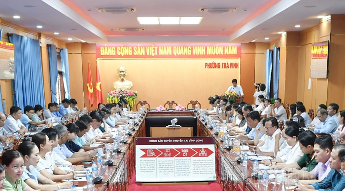 Tập huấn cộng tác viên dư luận xã hội cho trên 100 báo cáo viên