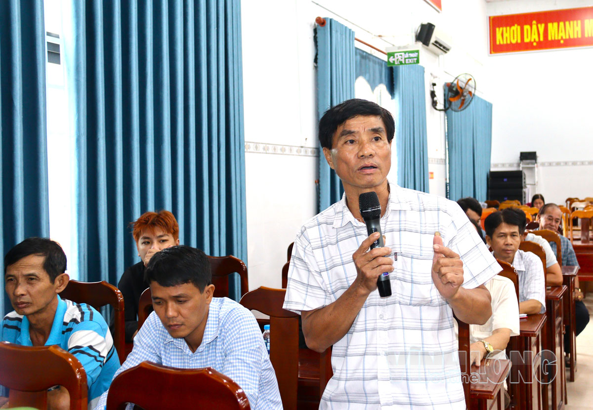 Ông Nguyễn Văn Bảy (khóm Mỹ Phước, phường Cái Vồn) nêu ý kiến về nâng cao chất lượng khám chữa bệnh cho người dân. Ảnh: CẨM HUỆ