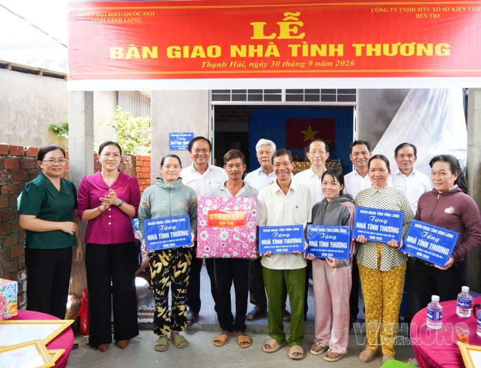  Thạnh Hải bàn giao 6 căn nhà tình thương cho hộ cận nghèo