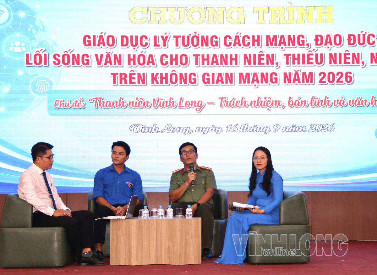 Giao lưu với các diễn giả.