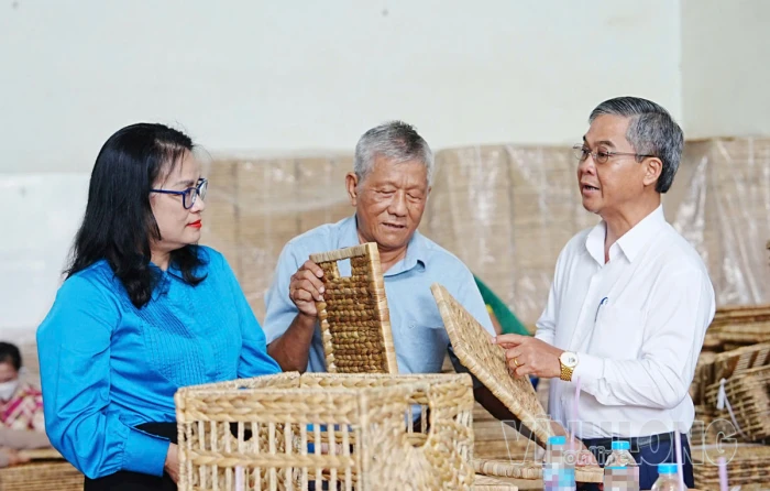 Đoàn công tác Đại học Quốc gia TP Hồ Chí Minh đến thăm và làm việc tại Vĩnh Long