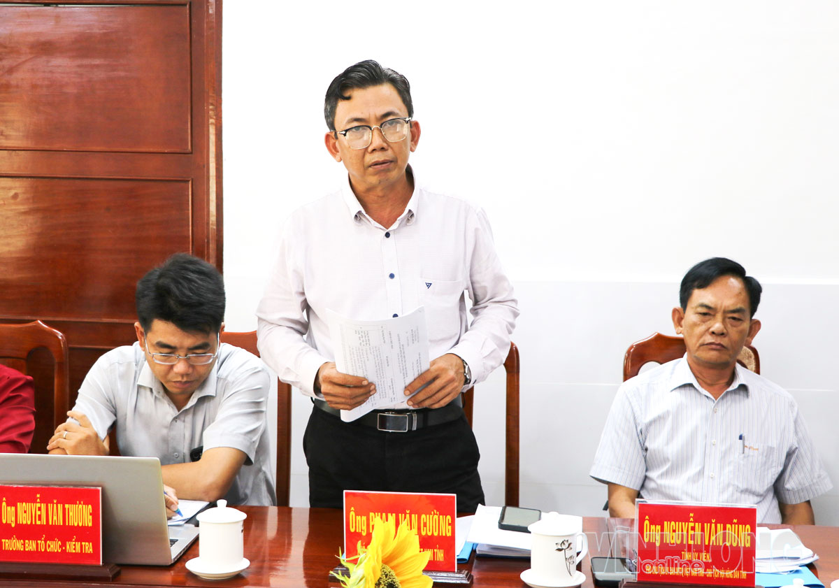 Đại biểu đề xuất giải pháp nâng cao chất lượng công tác chuyển đổi số trong hệ thống MTTQ.