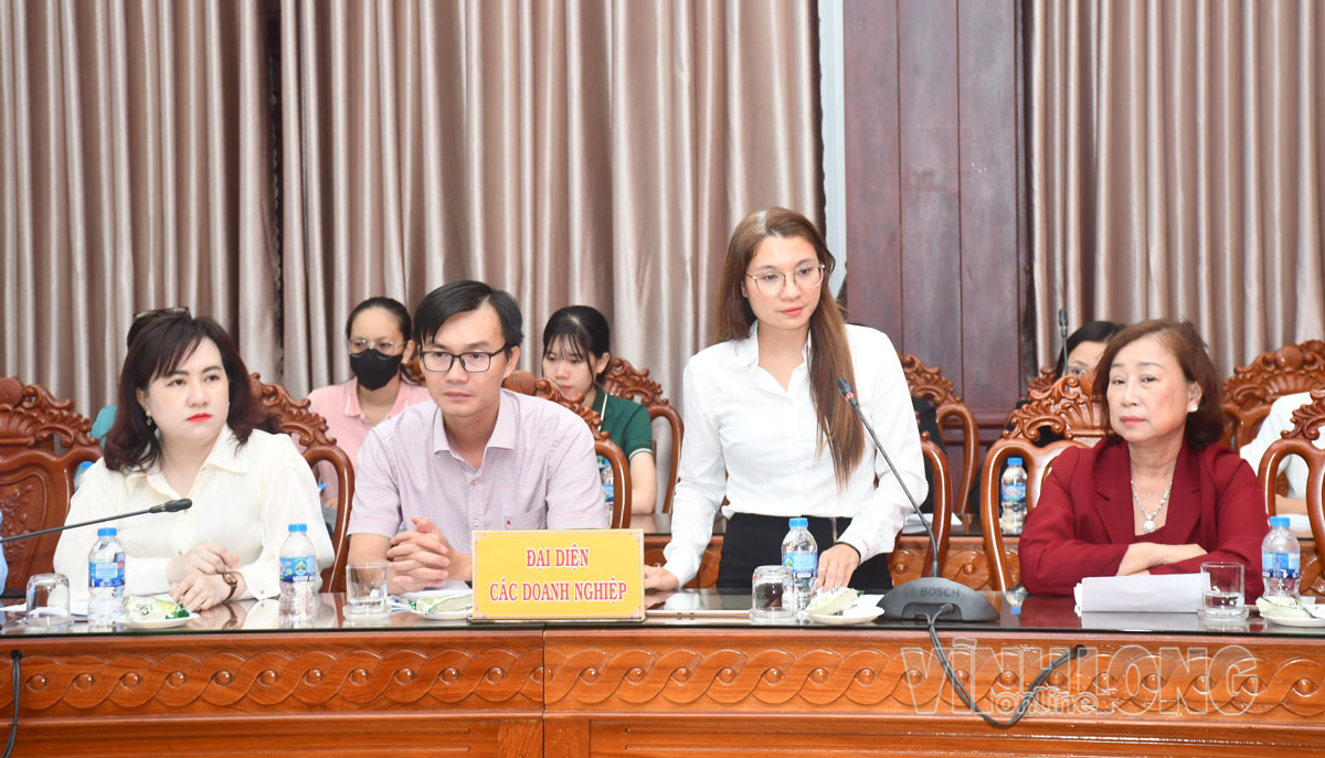 Đại diện các doanh nghiệp xuất khẩu bưởi trên địa bàn tỉnh đề xuất giải pháp kiểm soát dịch hại trên trái bưởi.