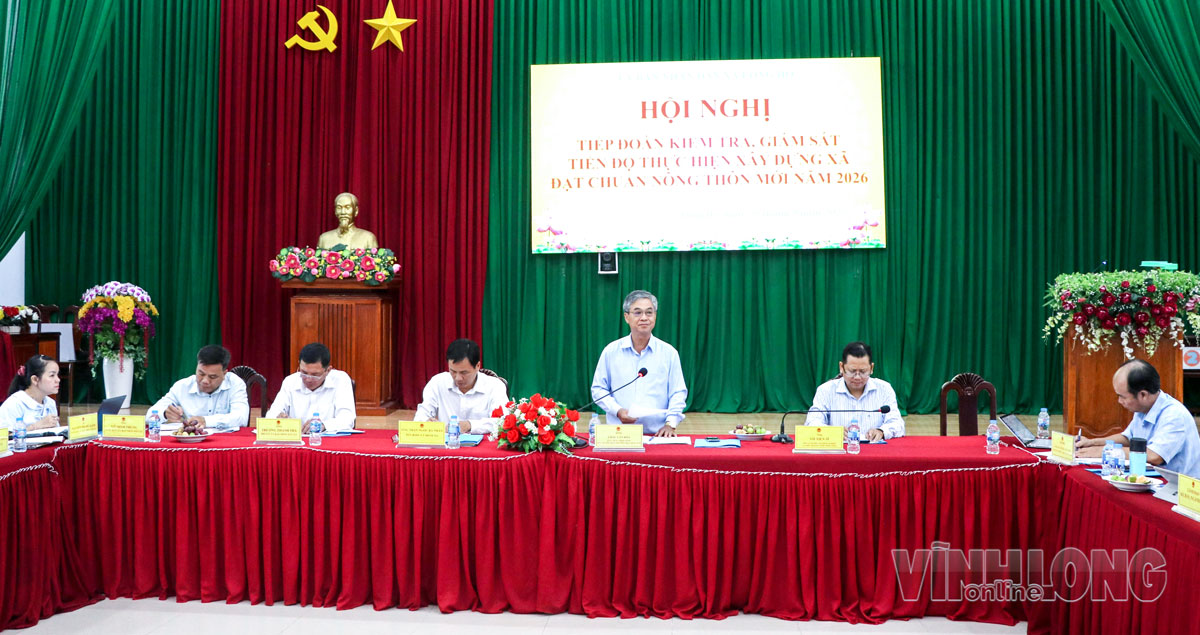  Đồng chí Châu Văn Hòa- Tỉnh ủy viên, Phó Chủ tịch UBND tỉnh, Phó Trưởng ban Thường trực BCĐ các Chương trình mục tiêu quốc gia tỉnh phát biểu chỉ đạo.