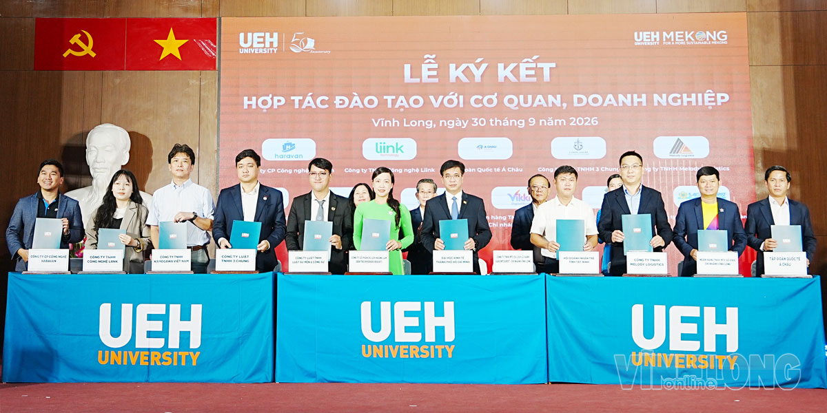 Lãnh đạo Đại học UEH ký kết hợp tác với các cơ quan, doanh nghiệp.