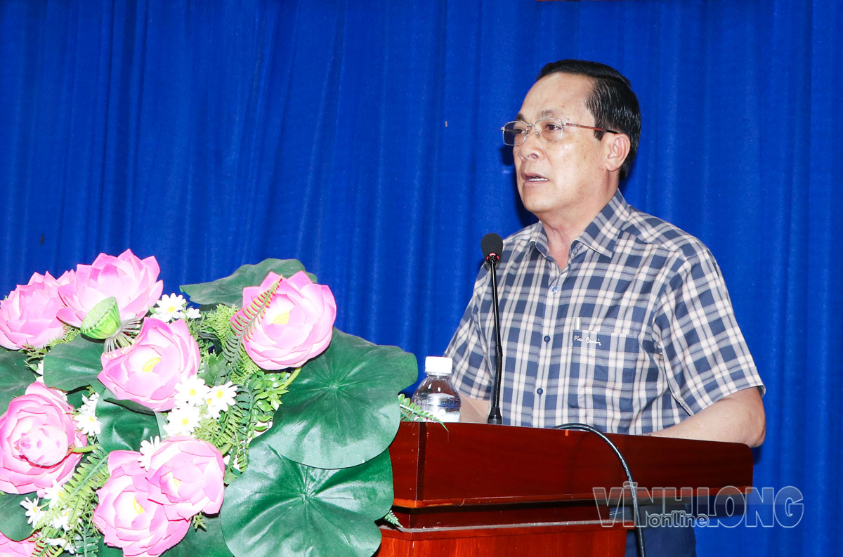 Đồng chí Lâm Minh Đằng- Phó Bí thư Tỉnh ủy, Bí thư Đảng ủy các cơ quan Đảng tỉnh phát biểu chỉ đạo.