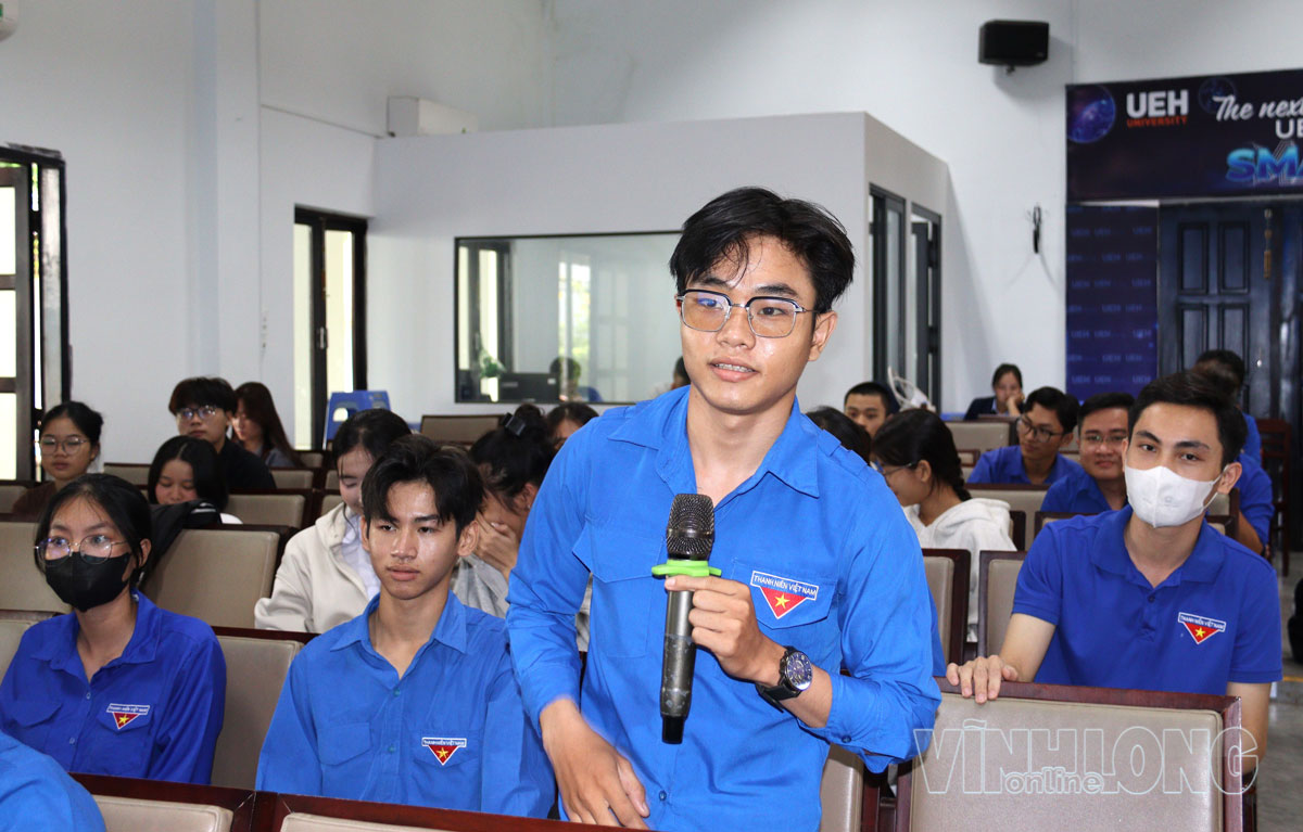Đoàn viên tham gia minigame “Hiểu đúng- Hành động đẹp”.