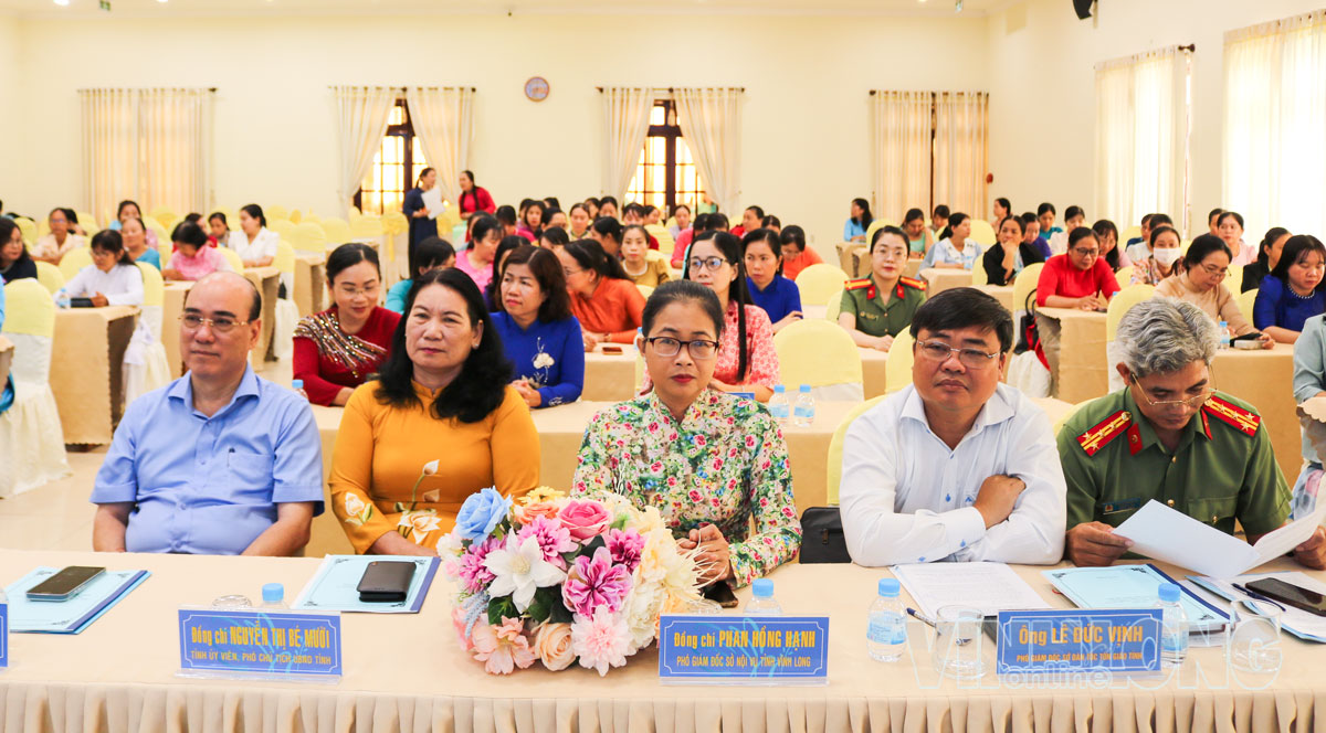 Đại biểu tham dự hội nghị.