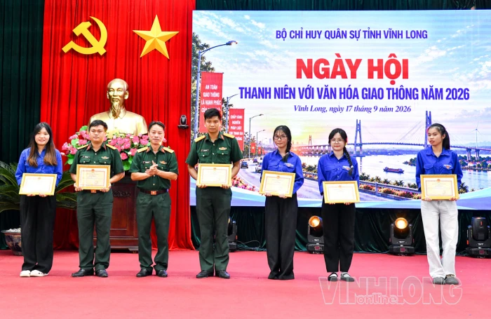 Ngày hội “Thanh niên với văn hóa giao thông”