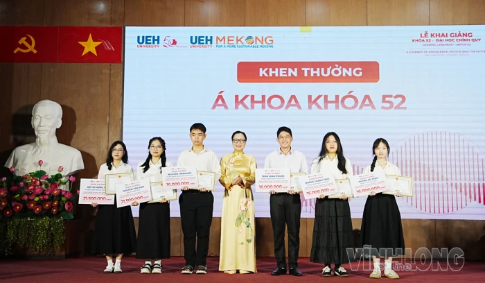 UEH Mekong khai giảng Khóa 52 đại học chính quy