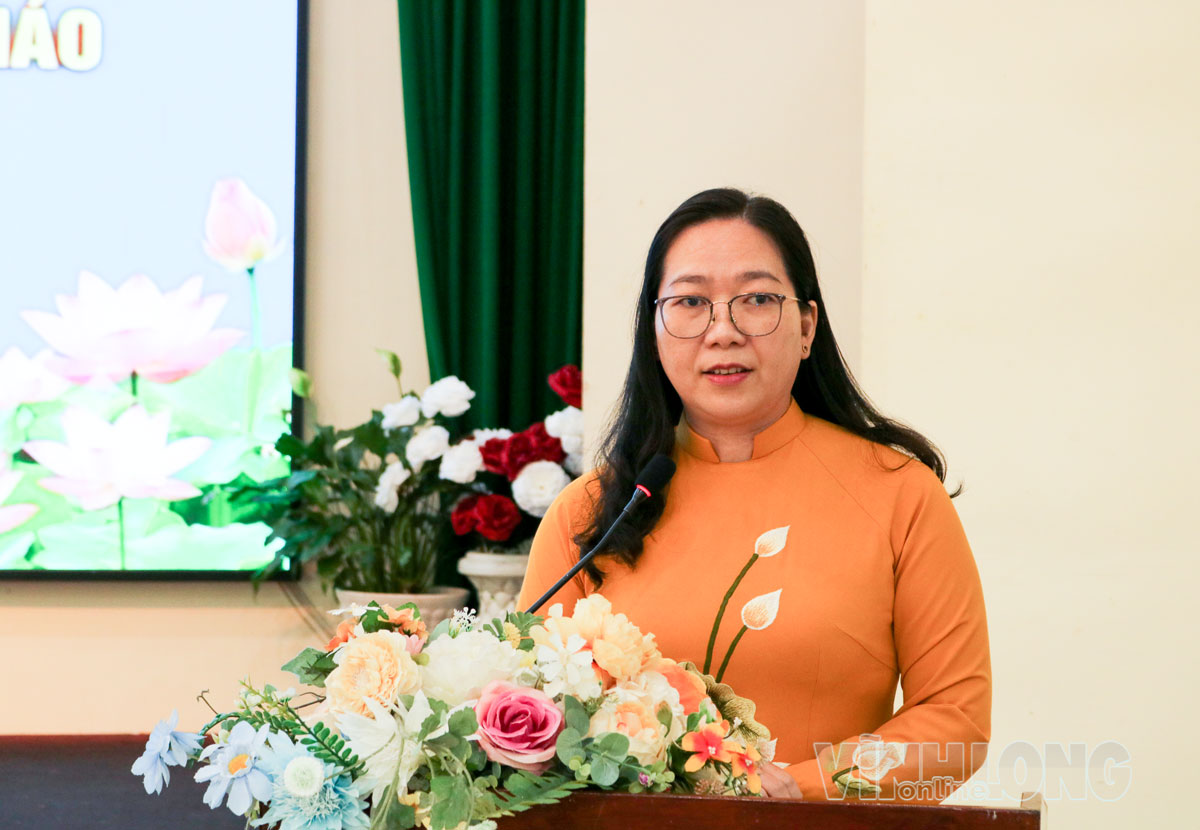Đồng chí Nguyễn Thị Hồng Nhung phát biểu chỉ đạo tại hội nghị.