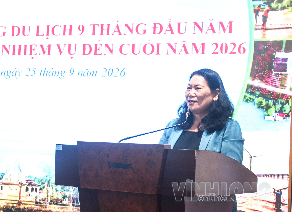 Bà Nguyễn Thị Bé Mười- Tỉnh ủy viên, Phó Chủ tịch UBND tỉnh, Trưởng BCĐ Phát triển Du lịch tỉnh, phát biểu chỉ đạo tại cuộc họp.