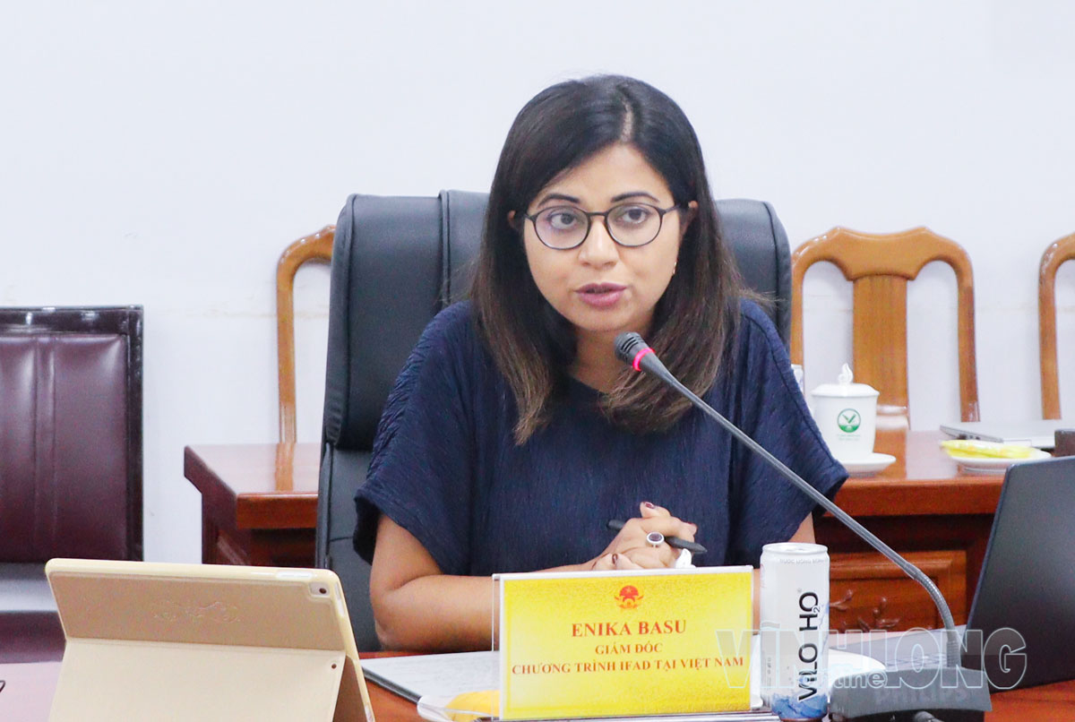 Bà Enika Basu- Giám đốc Chương trình IFAD tại Việt Nam, đề xuất những nội dung liên quan đến các dự án.