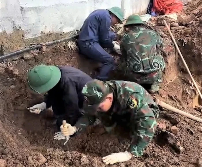 Tìm thông tin liệt sĩ có giấy tờ ghi tên bố mẹ và ngòi bút khắc 'Lê Thị Chính'