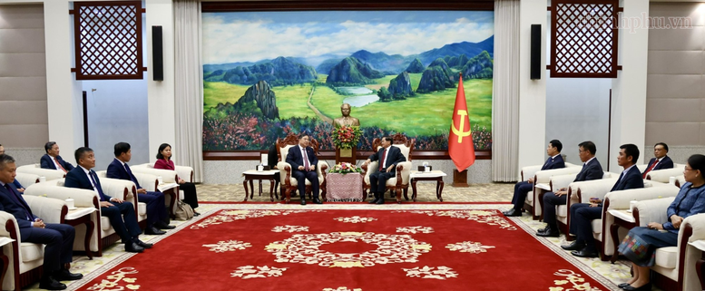 Phó Thủ tướng Thường trực khẳng định Việt Nam luôn coi trọng và xác định việc gìn giữ, củng cố, phát triển quan hệ hữu nghị vĩ đại, đoàn kết đặc biệt, hợp tác toàn diện, gắn kết chiến lược Việt Nam - Lào là ưu tiên hàng đầu trong chính sách đối ngoại - Ảnh: chinhphu.vn/Phương Nguyên