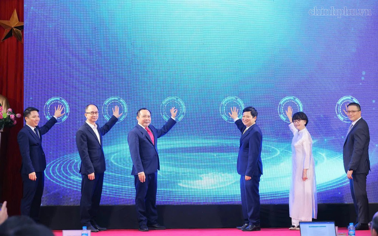 Bộ Khoa học và Công nghệ ra mắt Trung tâm quốc gia hỗ trợ sản xuất thử chip bán dẫn đầu tiên của Việt Nam, tháng 6/2026 - Ảnh: chinhphu.vn/Thu Giang

