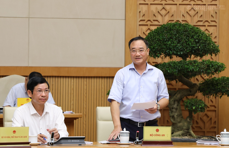 Thứ trưởng Bộ Công an Phạm Thế Tùng phát biểu tại phiên họp - Ảnh: chinhphu.vn/Thu Giang


