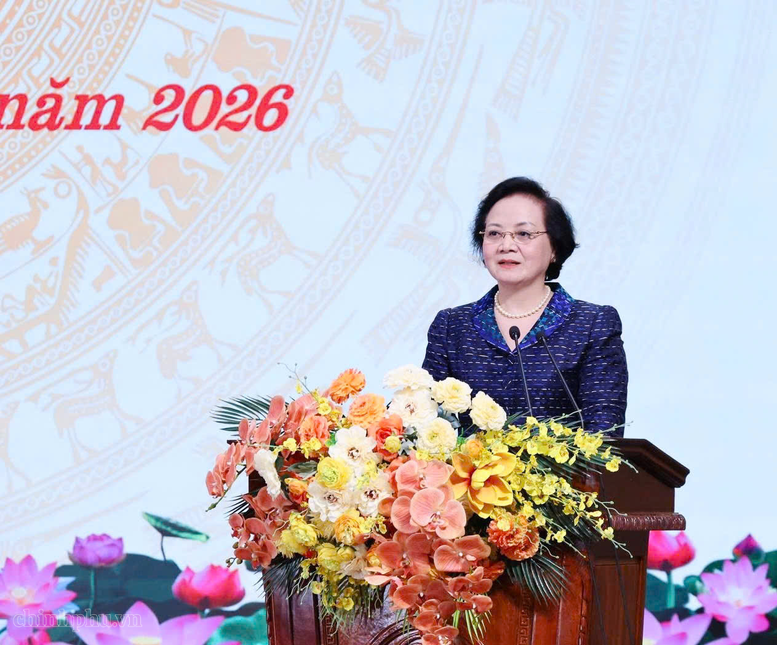 Phó Thủ tướng Phạm Thị Thanh Trà trao đổi với cử tri tỉnh Lào Cai - Ảnh: chinhphu.vn/Thu Giang

