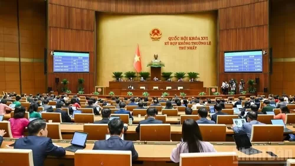Quốc hội làm việc tại hội trường. (Ảnh: DUY LINH)
