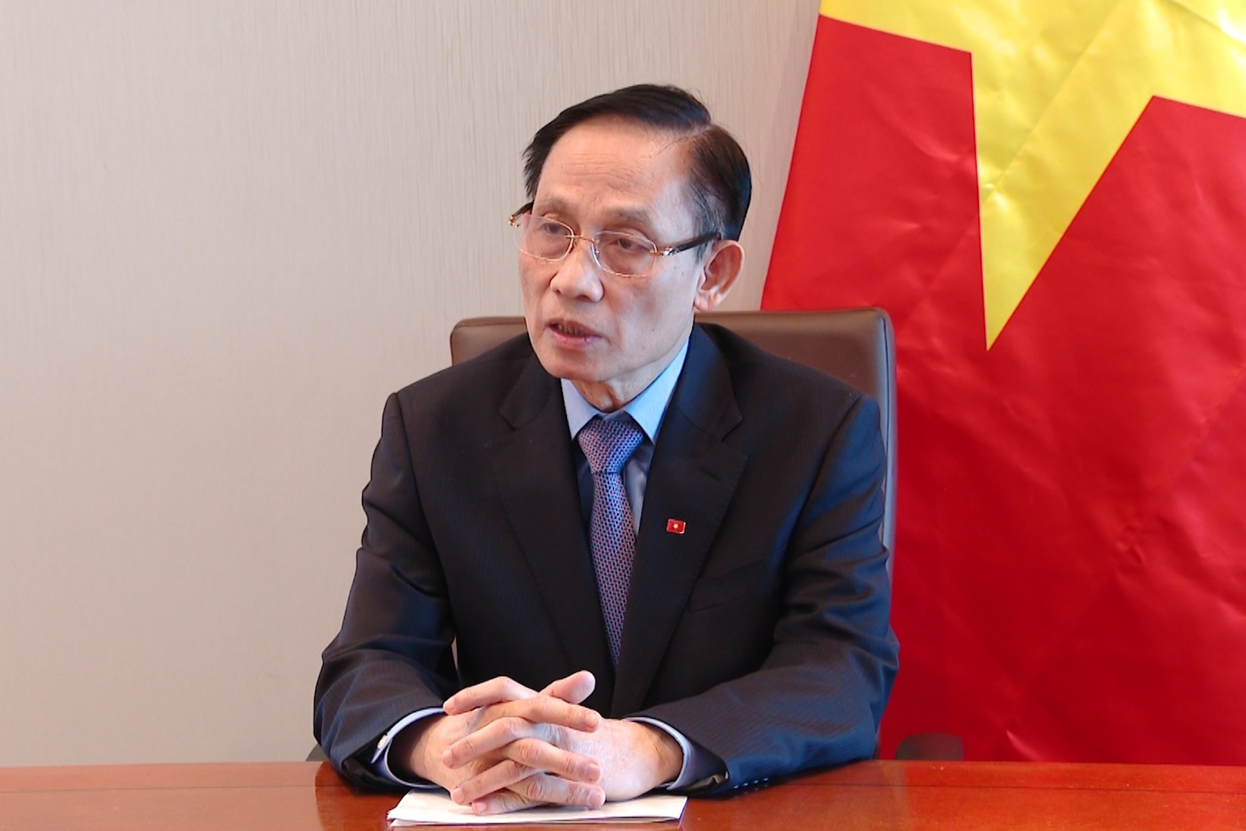 Bộ trưởng Bộ Ngoại giao Lê Hoài Trung trả lời phỏng vấn báo chí - Ảnh: BNG