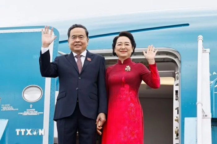 Chủ tịch Quốc hội Trần Thanh Mẫn và Phu nhân lên đường thăm chính thức Hàn Quốc và Mông Cổ