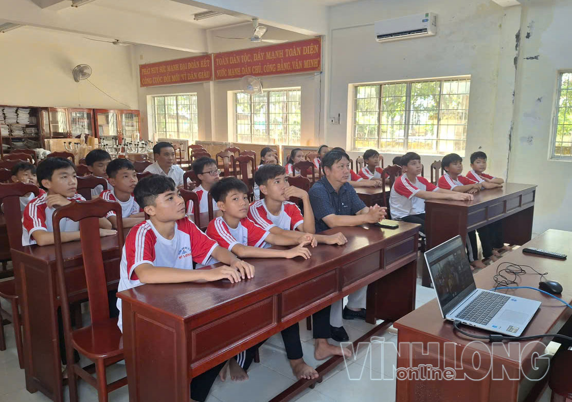 Điểm cầu trường THCS Mỹ Long (2)
