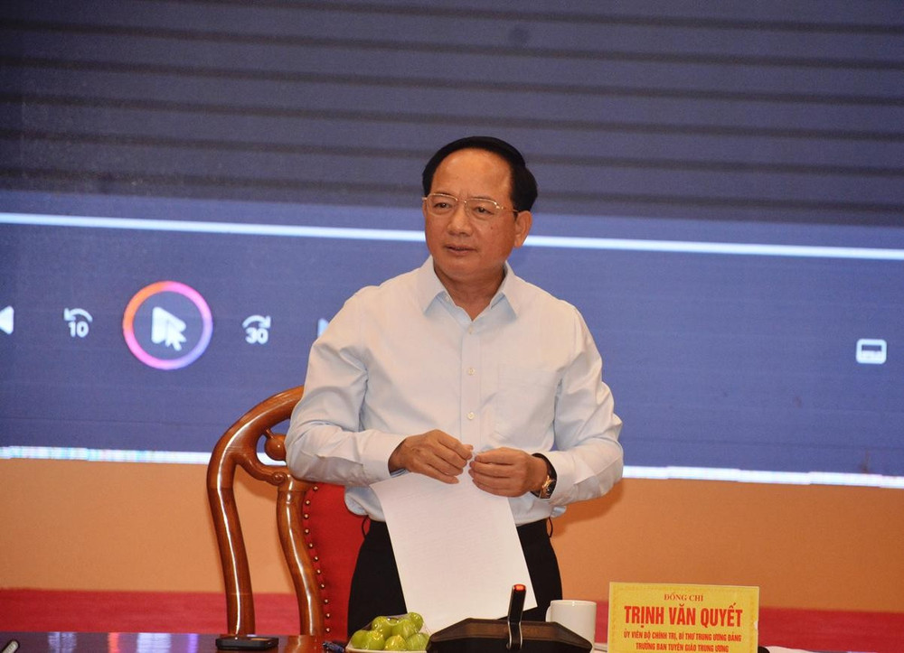 Đồng chí Trịnh Văn Quyết phát biểu tại buổi làm việc. (Ảnh ĐÔNG HÀ)
