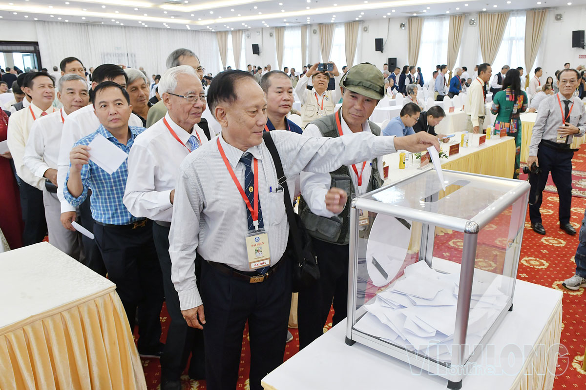 Đại biểu bỏ phiếu dân chủ bầu chọn Ban Chấp hành Hội khóa X, nhiệm kỳ 2026-2031.