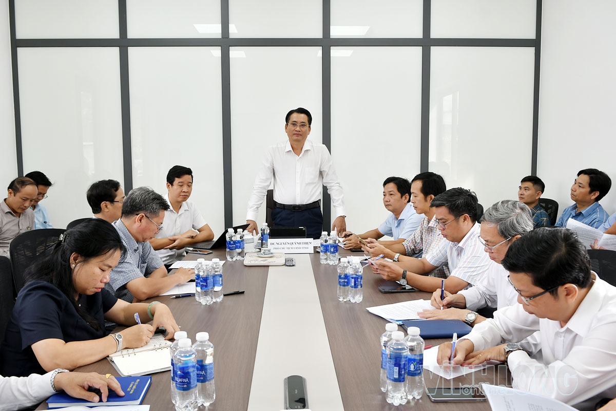Phó Chủ tịch UBND tỉnh Nguyễn Quỳnh Thiện phát biểu tại buổi làm việc.