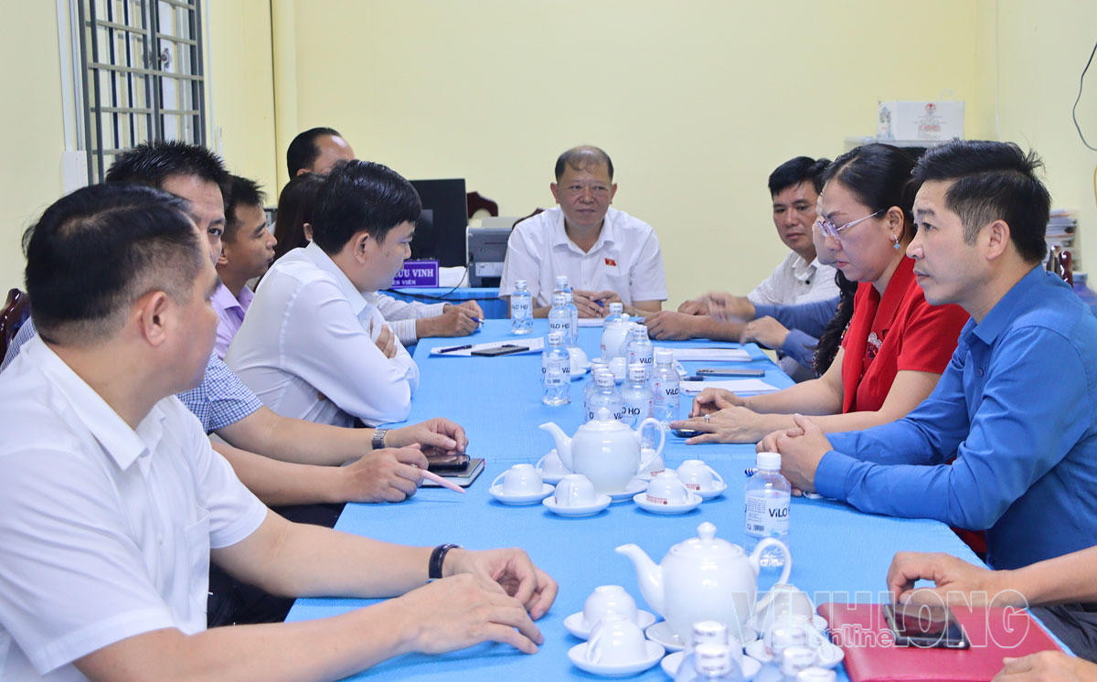Đoàn công tác của Ủy ban Dân nguyện và Giám sát của Quốc hội làm việc tại xã Phước Hậu.