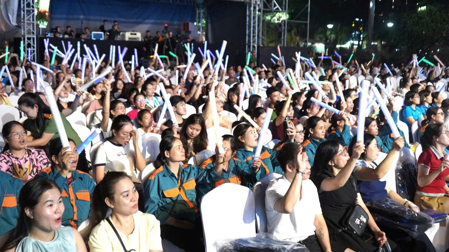 Chương trình thu hút đông đảo công nhân, lao động tại các khu chế xuất, khu công nghiệp trên địa bàn thành phố Hải Phòng. (Ảnh: MAI DUNG)