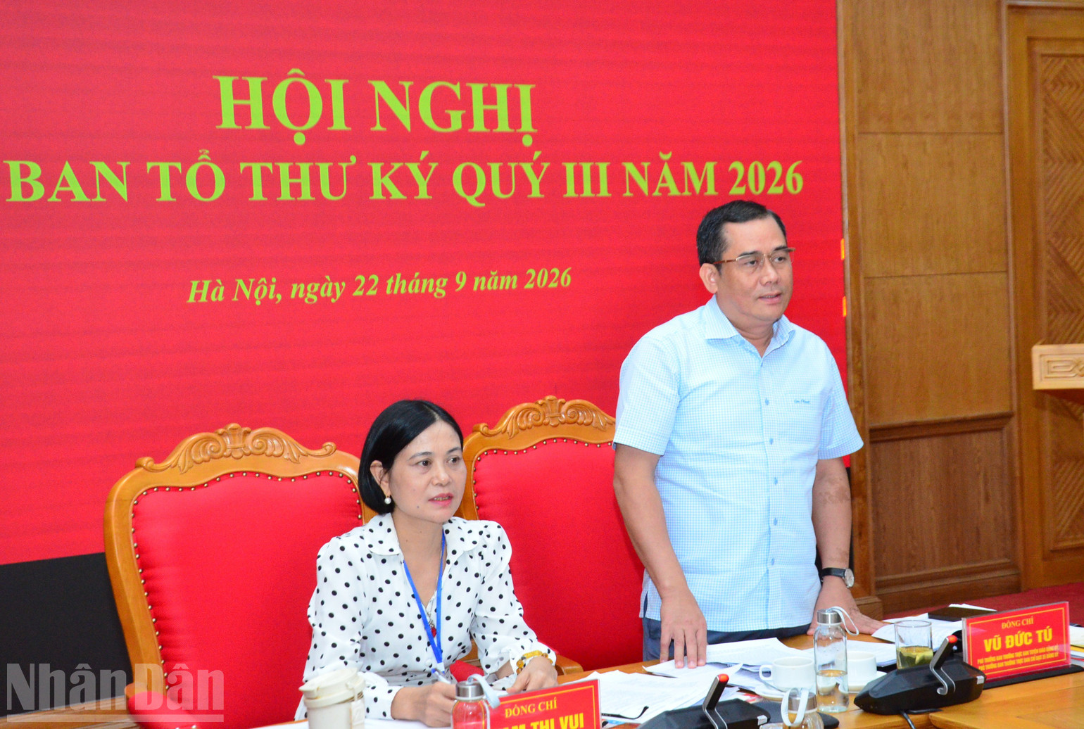 Đồng chí Vũ Đức Tú, Ủy viên Ban Chấp hành Đảng bộ, Phó Trưởng Ban Thường trực Ban Tuyên giáo Đảng ủy các cơ quan Đảng Trung ương, Phó Trưởng Ban Thường trực Chỉ đạo 35 Đảng ủy phát biểu tại hội nghị. (Ảnh: PHẠM CƯỜNG)