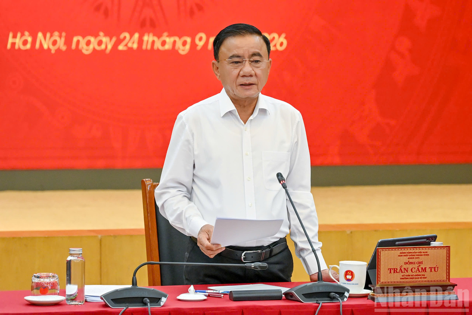 Thường trực Ban Bí thư Trần Cẩm Tú phát biểu kết luận phiên họp. (Ảnh: THỦY NGUYÊN)
