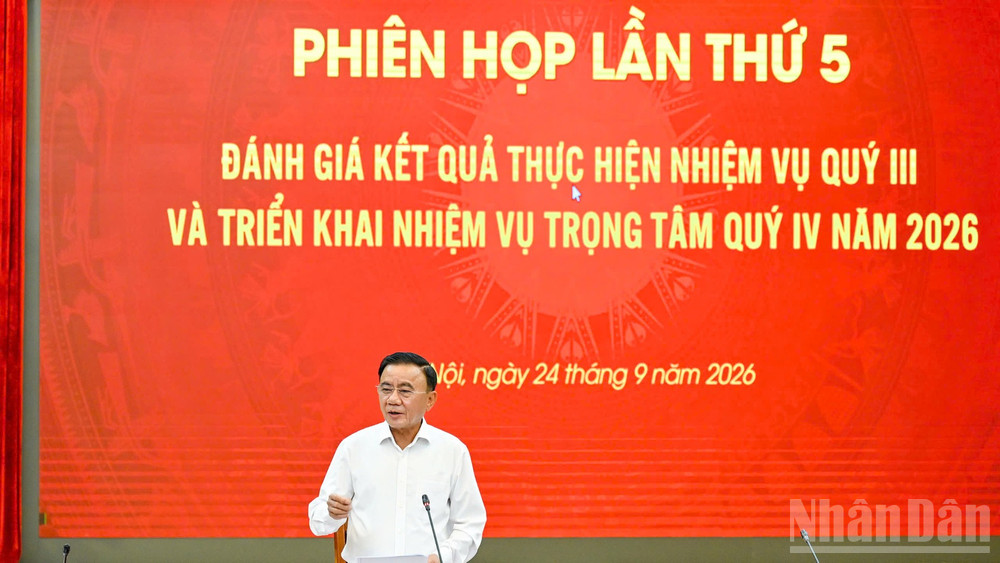 Thường trực Ban Bí thư Trần Cẩm Tú, Trưởng Ban Chỉ đạo chủ trì phiên họp Ban Chỉ đạo chuyển đổi số trong các cơ quan đảng. (Ảnh: THỦY NGUYÊN)

