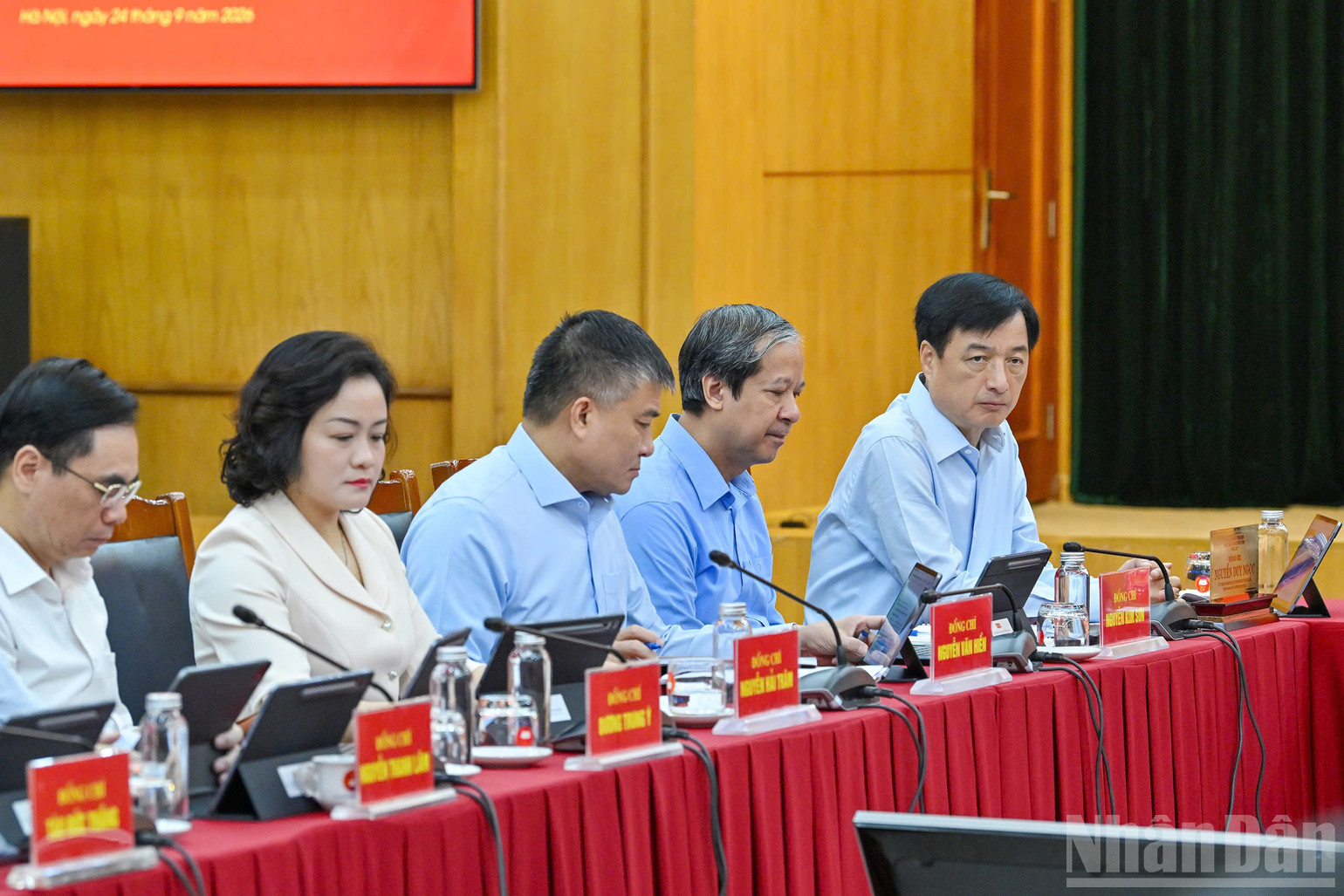 Trưởng Ban Tổ chức Trung ương, Phó Trưởng ban Thường trực Ban Chỉ đạo Nguyễn Duy Ngọc và lãnh đạo các ban, bộ, cơ quan Trung ương dự họp. (Ảnh: THỦY NGUYÊN)
