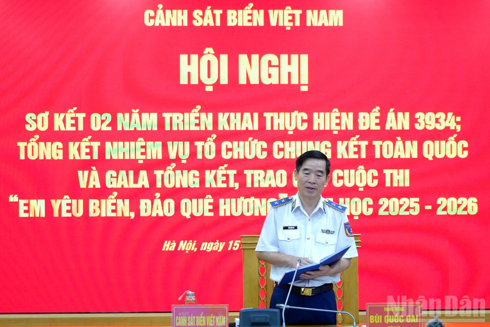 Trung tướng Bùi Quốc Oai, Chính ủy Cảnh sát biển Việt Nam chủ trì hội nghị.