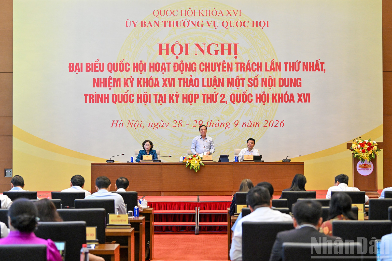 Phó Chủ tịch Quốc hội Nguyễn Khắc Định điều hành hội nghị sáng 29/9. (Ảnh: THỦY NGUYÊN)
