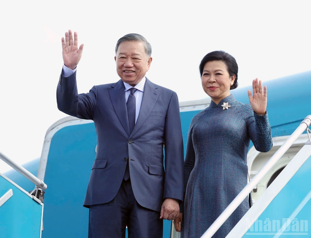 Tổng Bí thư, Chủ tịch nước Tô Lâm và Phu nhân rời Hà Nội, lên đường thăm Liên bang Nga và Cộng hòa Pháp. Ảnh: TTXVN